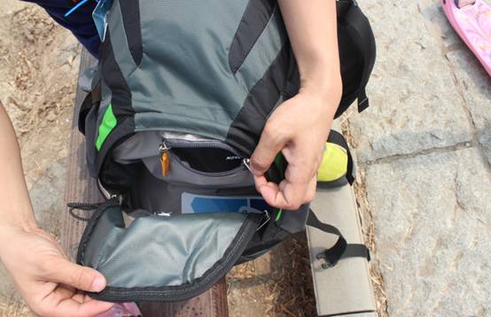 能盛好背 城市戶外背一個小容量功能包不是大材小用而是讓自己更享受 多特futura28L透氣登山包