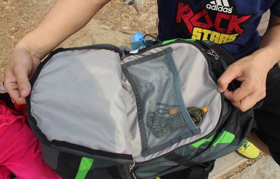 能盛好背 城市戶外背一個小容量功能包不是大材小用而是讓自己更享受 多特futura28L透氣登山包