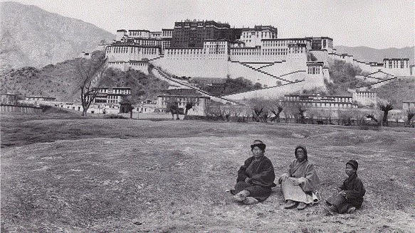 她是第一個進入拉薩的西方女性，竟然比洛克資歷還深