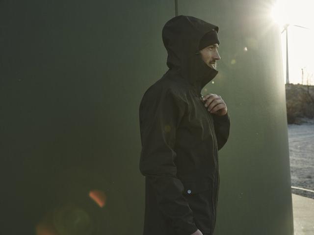 瑞典戶外品牌Hagl?fs（火柴棍）獲獎(jiǎng)防水外套，秋冬男性限定軍綠款新上市