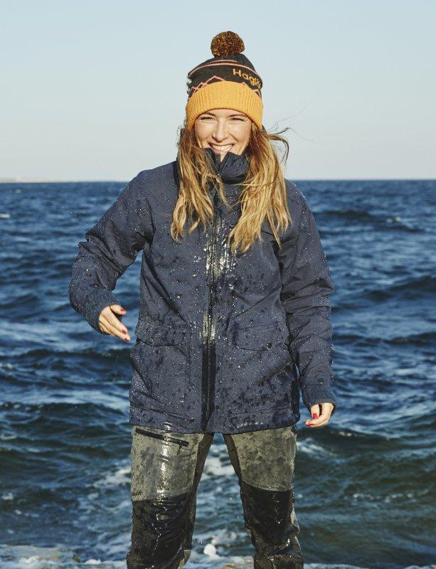 瑞典戶外品牌Hagl?fs(火柴棍)獲獎防水外套,秋冬男性限定軍綠款新上市