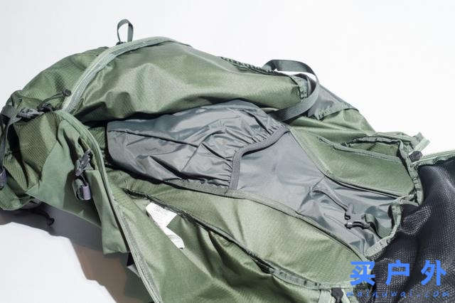 買了個神秘農場Mystery Ranch背包，只因為又要開始徒步旅行