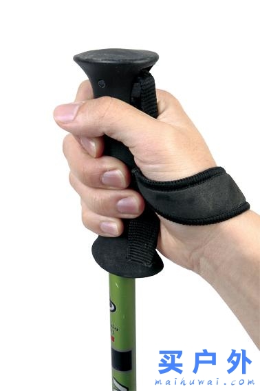 登山杖正確的使用方法，使用登山杖可以讓走路更輕松