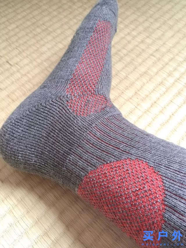 戶外徒步除了需要一雙好的登山鞋外，登山襪更是不可忽略