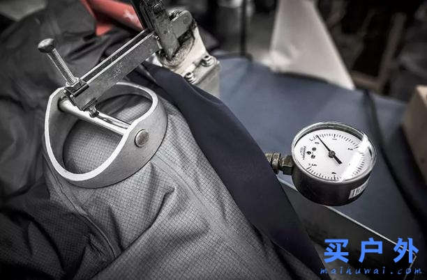 一件始祖鳥Alpha SV硬殼沖鋒衣是如何誕生的？