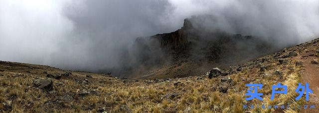 登上坦桑尼亞非洲第一高峰乞力馬扎羅山之夢
