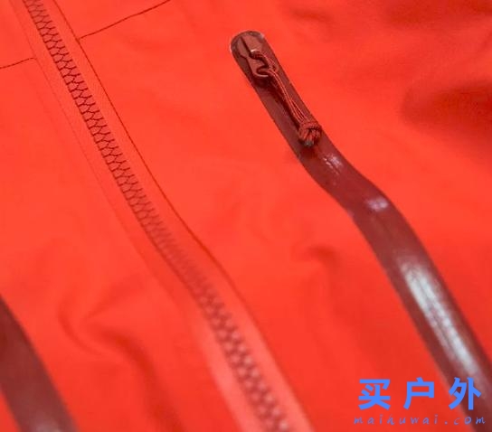 始祖鳥Alpha SV沖鋒衣和始祖鳥Beta AR沖鋒衣有什么不同?