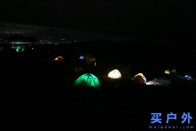 登上坦桑尼亞非洲第一高峰乞力馬扎羅山之夢