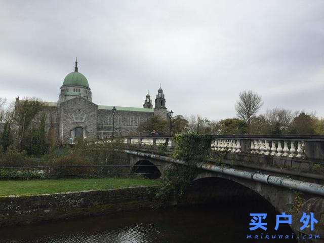 愛爾蘭自駕攻略,一篇告訴你上路資訊、交通規則、租車須知和必走路線