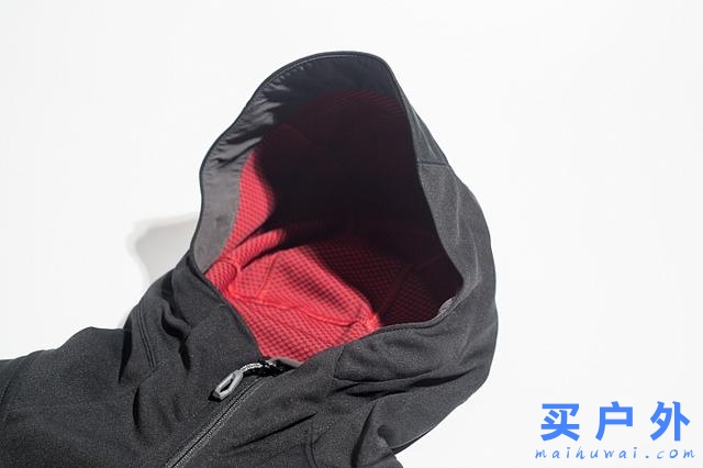 入手吳彥祖同款MAMMUT猛犸象極限軟殼,帥氣開箱