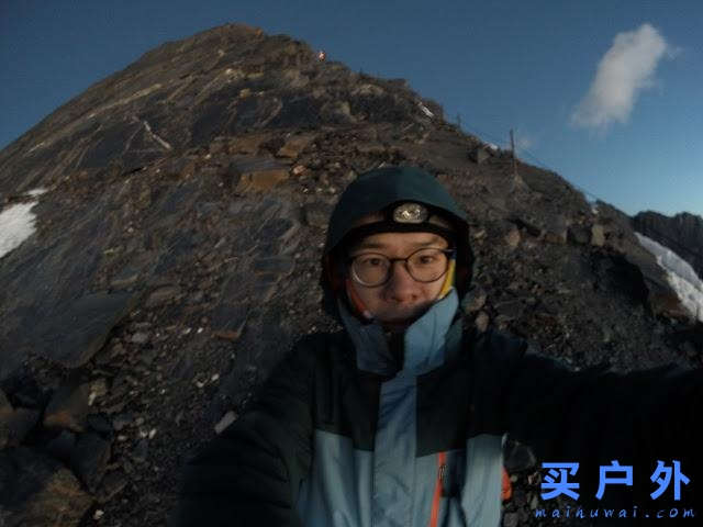 四川,獨闖四姑娘山二峰5276m全紀錄