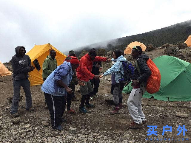 登上坦桑尼亞非洲第一高峰乞力馬扎羅山之夢