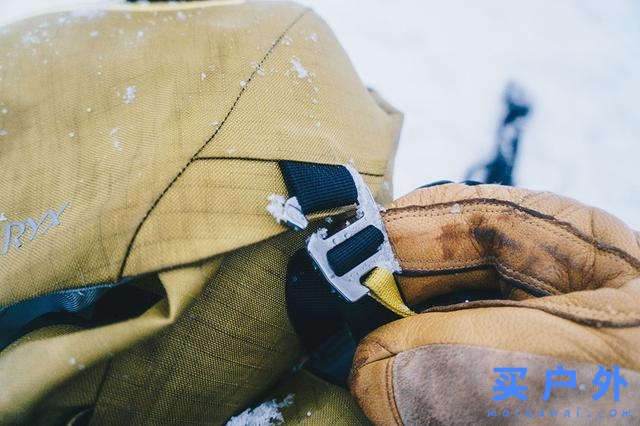 始祖鳥Alpha SK 32背包評測，極簡主義滑雪者之選