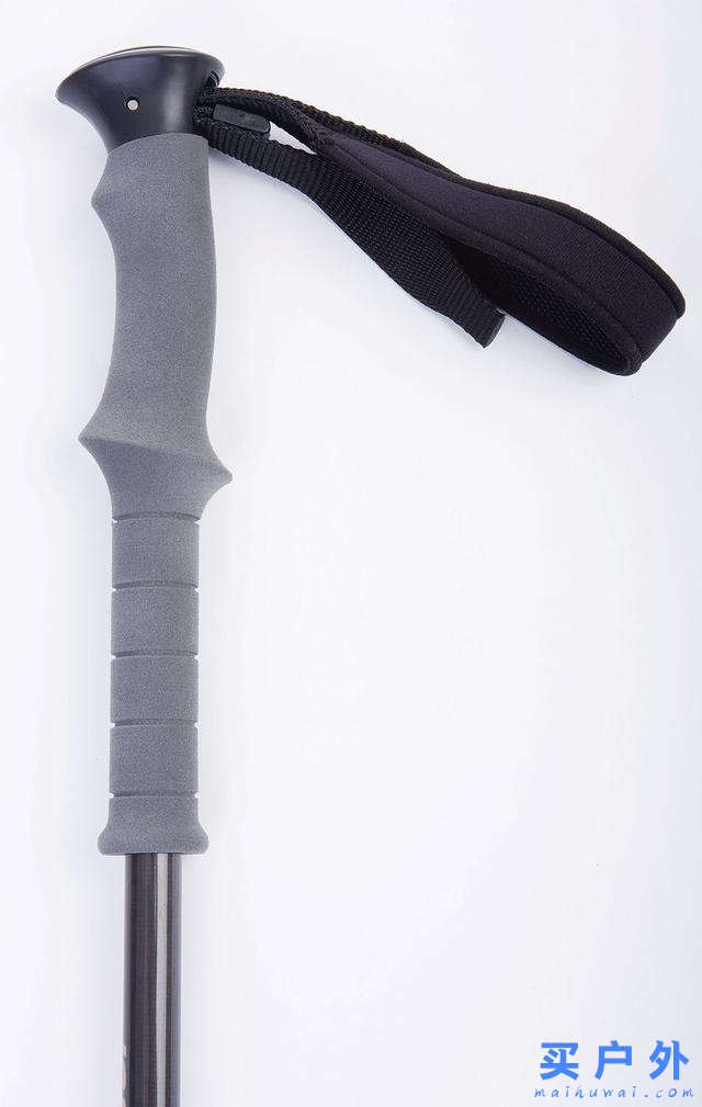 登山杖正確的使用方法，使用登山杖可以讓走路更輕松