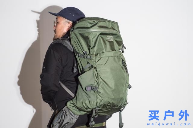 買了個神秘農場Mystery Ranch背包，只因為又要開始徒步旅行