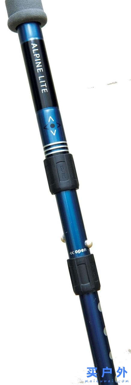 登山杖正確的使用方法，使用登山杖可以讓走路更輕松