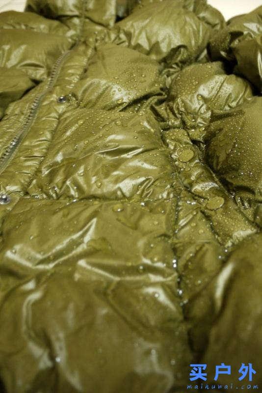 把原先的羽絨服汰換掉啦，以后上山就靠這件The North Face ThermoBall北面保暖棉服外套