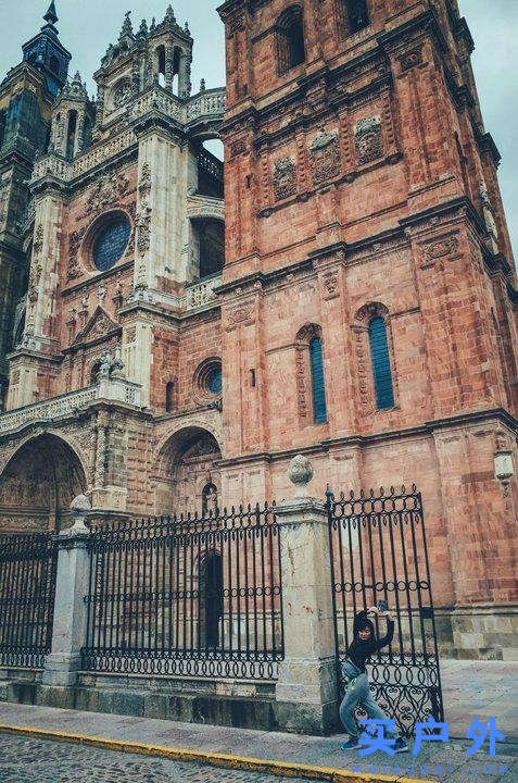 西班牙朝圣之路，走過風雪冰雨的蜜月旅行
