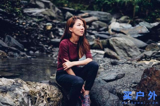 穿的第一件戶外裝備，當一個都市與山林穿梭的雙棲女子