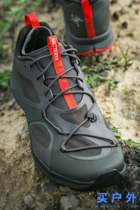 始祖鳥這款全方位越野跑鞋實鞋開箱，你可以買一雙