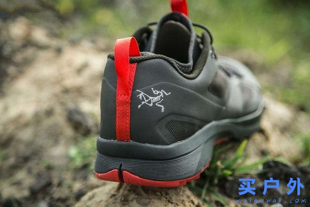 始祖鳥這款全方位越野跑鞋實鞋開箱，你可以買一雙