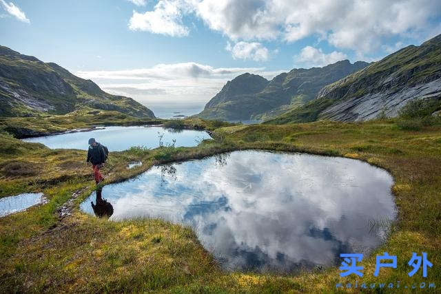 穿著Lowa多功能戶外鞋,探索群山峻嶺之間