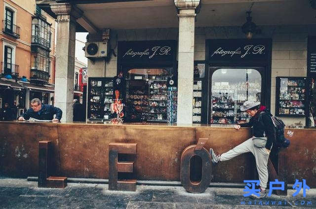 西班牙朝圣之路，走過風雪冰雨的蜜月旅行