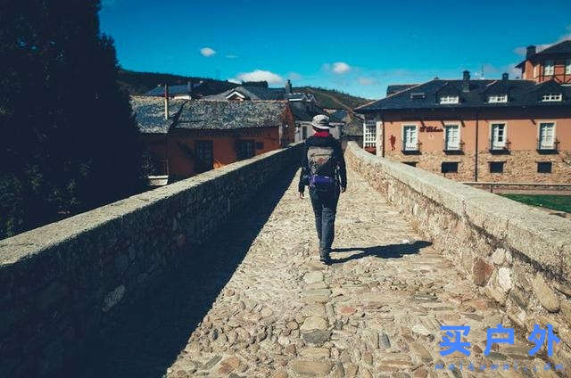 西班牙朝圣之路，走過風雪冰雨的蜜月旅行