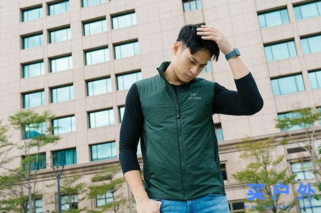 三款人氣始祖鳥Arcteryx保暖背心實穿分享，買件鳥裝好過冬