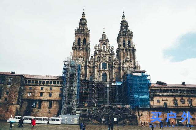 西班牙朝圣之路，走過風雪冰雨的蜜月旅行