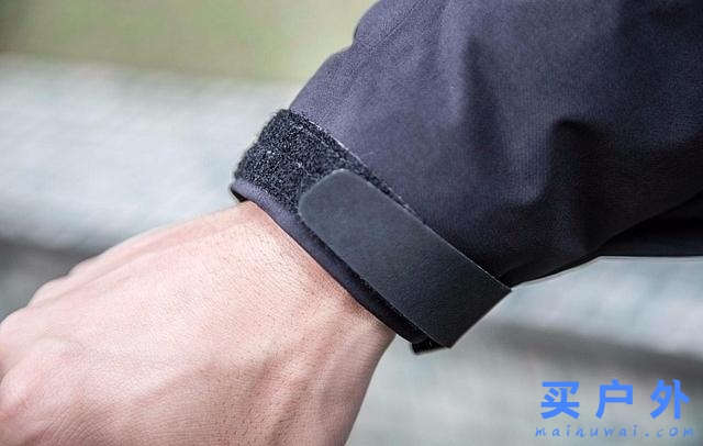 帥氣征服濕冷天氣,四款保暖外套始祖鳥Arc'teryx羽絨服和棉服開箱實穿！