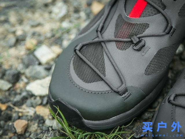 始祖鳥這款全方位越野跑鞋實鞋開箱，你可以買一雙