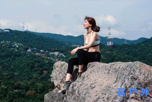 穿的第一件戶外裝備，當一個都市與山林穿梭的雙棲女子