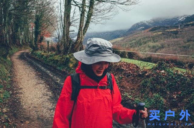 西班牙朝圣之路，走過風雪冰雨的蜜月旅行