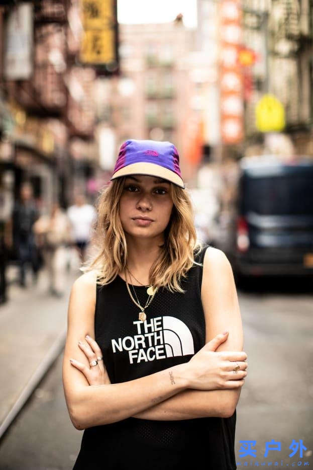 以90年代單板滑雪文化為靈感，THE NORTH FACE北面推出復(fù)古新系列產(chǎn)品