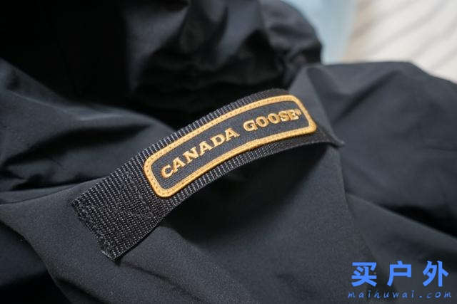 種草全球最火的羽絨服，Canada Goose加拿大鵝羽絨服開箱