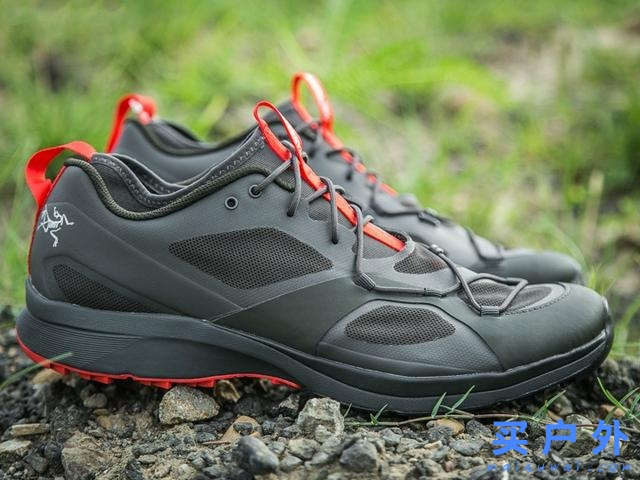 始祖鳥這款全方位越野跑鞋實鞋開箱，你可以買一雙