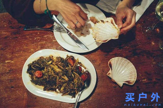 西班牙朝圣之路，走過風雪冰雨的蜜月旅行