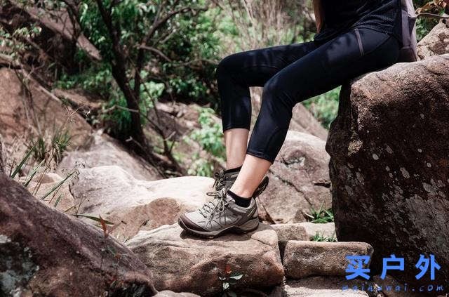 穿的第一件戶外裝備，當一個都市與山林穿梭的雙棲女子