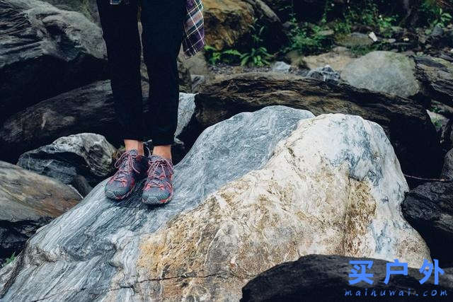 穿的第一件戶外裝備，當一個都市與山林穿梭的雙棲女子