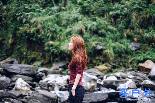 穿的第一件戶外裝備，當一個都市與山林穿梭的雙棲女子