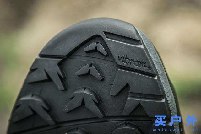 始祖鳥這款全方位越野跑鞋實鞋開箱，你可以買一雙