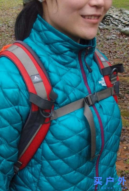 把原先的羽絨服汰換掉啦，以后上山就靠這件The North Face ThermoBall北面保暖棉服外套