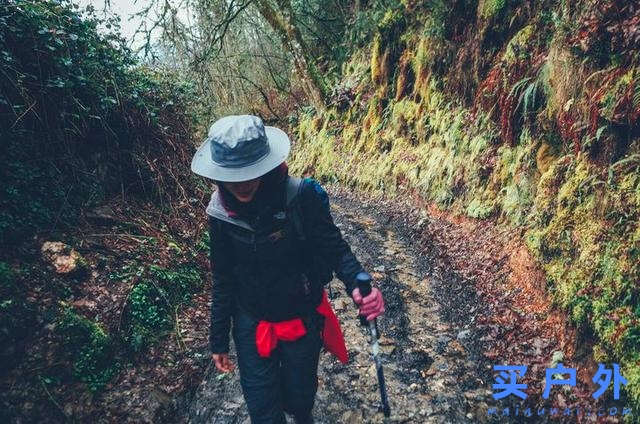 西班牙朝圣之路，走過風雪冰雨的蜜月旅行