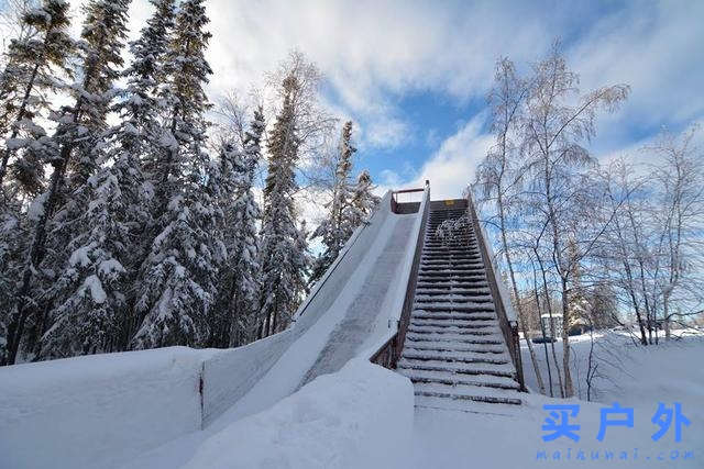 加拿大黃刀鎮極光村除了看炫目的極光,還能怎么玩?