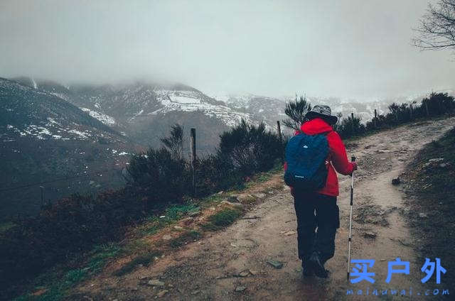 西班牙朝圣之路，走過風雪冰雨的蜜月旅行