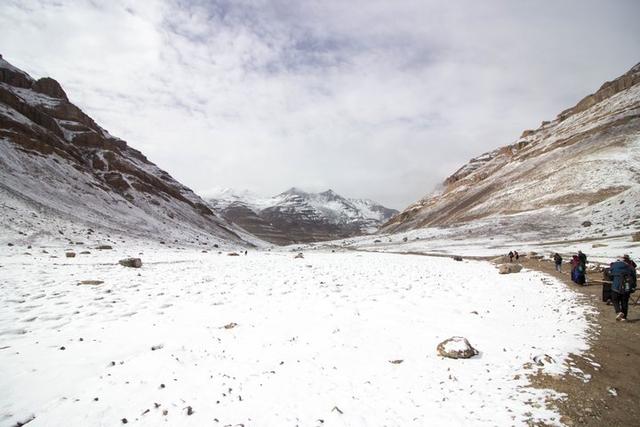 岡仁波齊轉山攻略，我在海拔5600米的雪山上徒步52公里