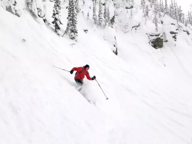 2019年度排名最佳男款沖鋒衣測評