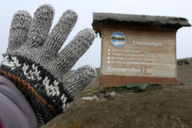 在南美洲厄瓜多爾欽博拉索火山上徒步，雪山比珠穆朗瑪峰要高