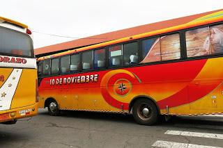 在南美洲厄瓜多爾欽博拉索火山上徒步，雪山比珠穆朗瑪峰要高